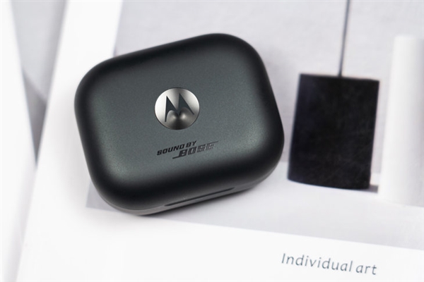 具辨識度的moto旗艦！moto X50 Ultra上手