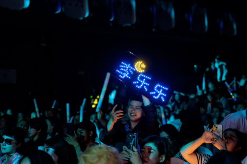 李樂樂榮獲新音樂榜年度最具人氣網(wǎng)絡(luò)女歌手 《遺憾的過客》展現(xiàn)獨(dú)特魅力