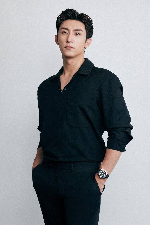 百年靈推出復(fù)仇者GMT自動(dòng)機(jī)械腕表44限量版 專供電商渠道