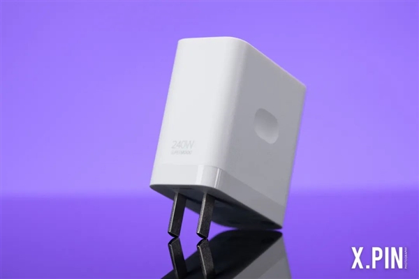 看完國外媒體慢悠悠的巨型充電頭：我替他們窒息了