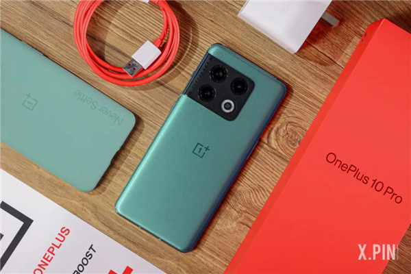 看完國外媒體慢悠悠的巨型充電頭：我替他們窒息了