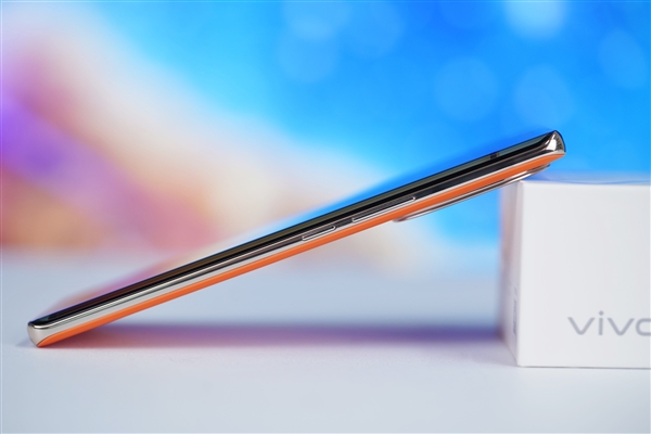 旗艦素皮+6000mAh大電池！vivo Y200圖賞