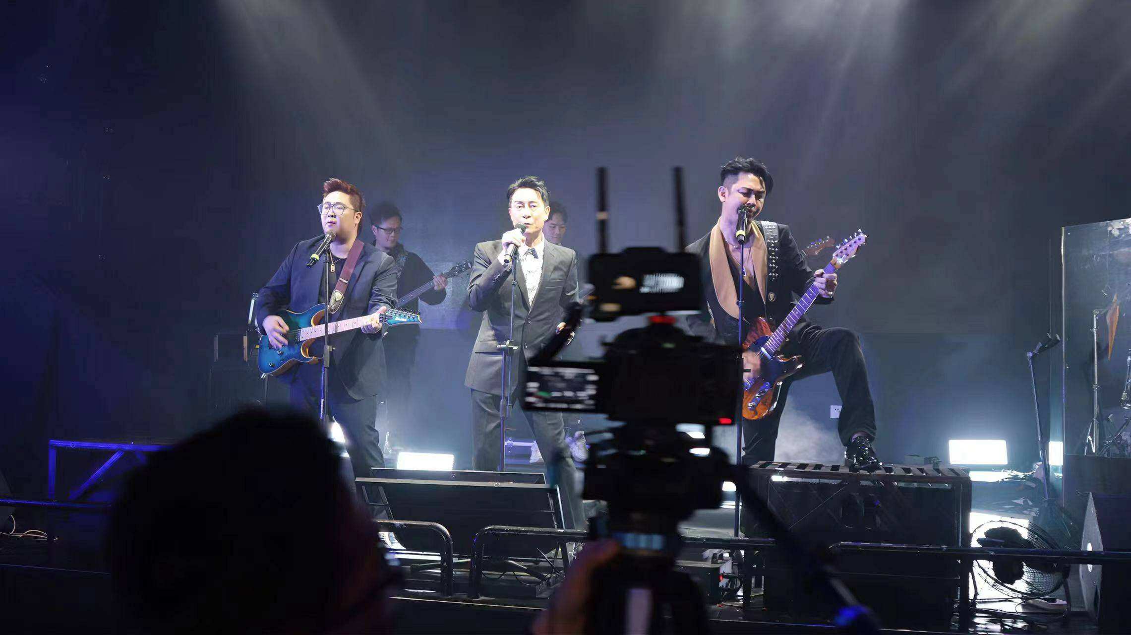 郭力行劉錫明牛哥新曲《兄弟》上線！實力詮釋三個年代的兄弟情深！