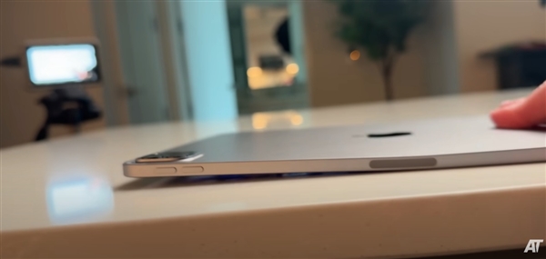 這回不容易掰彎了！蘋果新款iPad Pro暴力測(cè)試