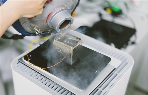 這回不容易掰彎了！蘋果新款iPad Pro暴力測(cè)試