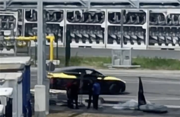 外觀內(nèi)飾有望大幅調(diào)整！新款Model Y實車現(xiàn)身柏林超級工廠 