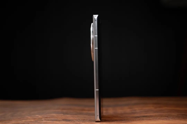 體驗完vivo X100 Ultra 我覺得藍廠說它滅霸還是保守了