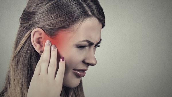 耳朵進(jìn)水后痛是中耳炎嗎