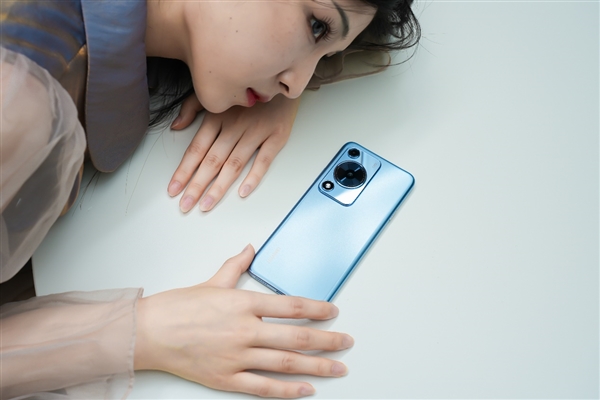 1199元起 華為暢享 70S發(fā)布：6000mAh華為巨鯨超能續(xù)航+暢享X鍵 千元機(jī)也有好體驗