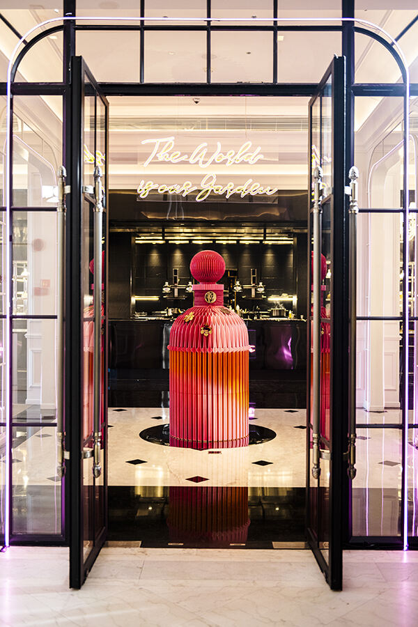 隨「蜂」入夏，尋香嬌蘭蜜境花園 法國嬌蘭攜手全球品牌代言人楊洋共度Bee Garden主題之宴