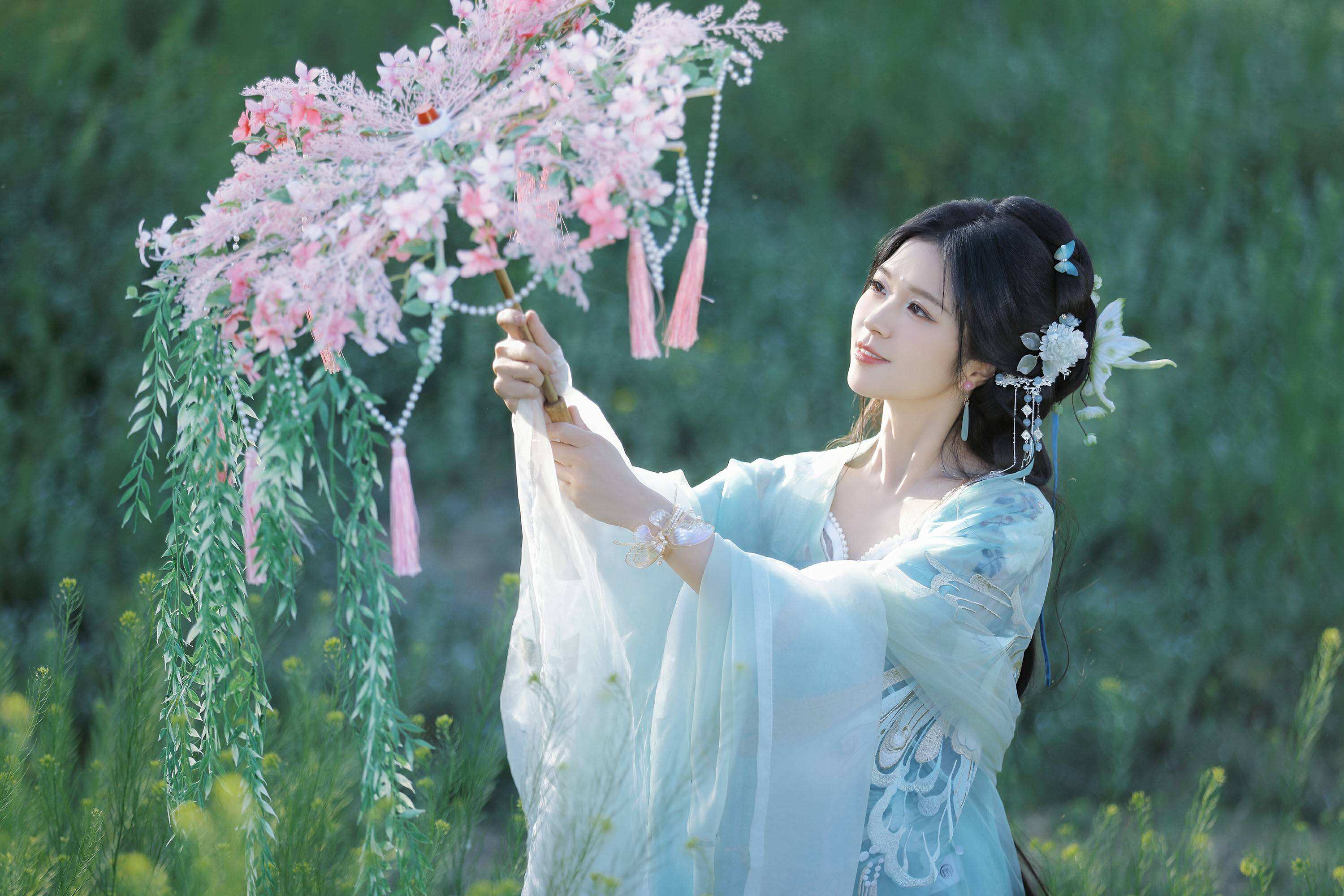 越南姐姐孫夏鈴古風(fēng)寫真?zhèn)涫芎迷u(píng) 網(wǎng)友呼吁快拍攝古裝劇