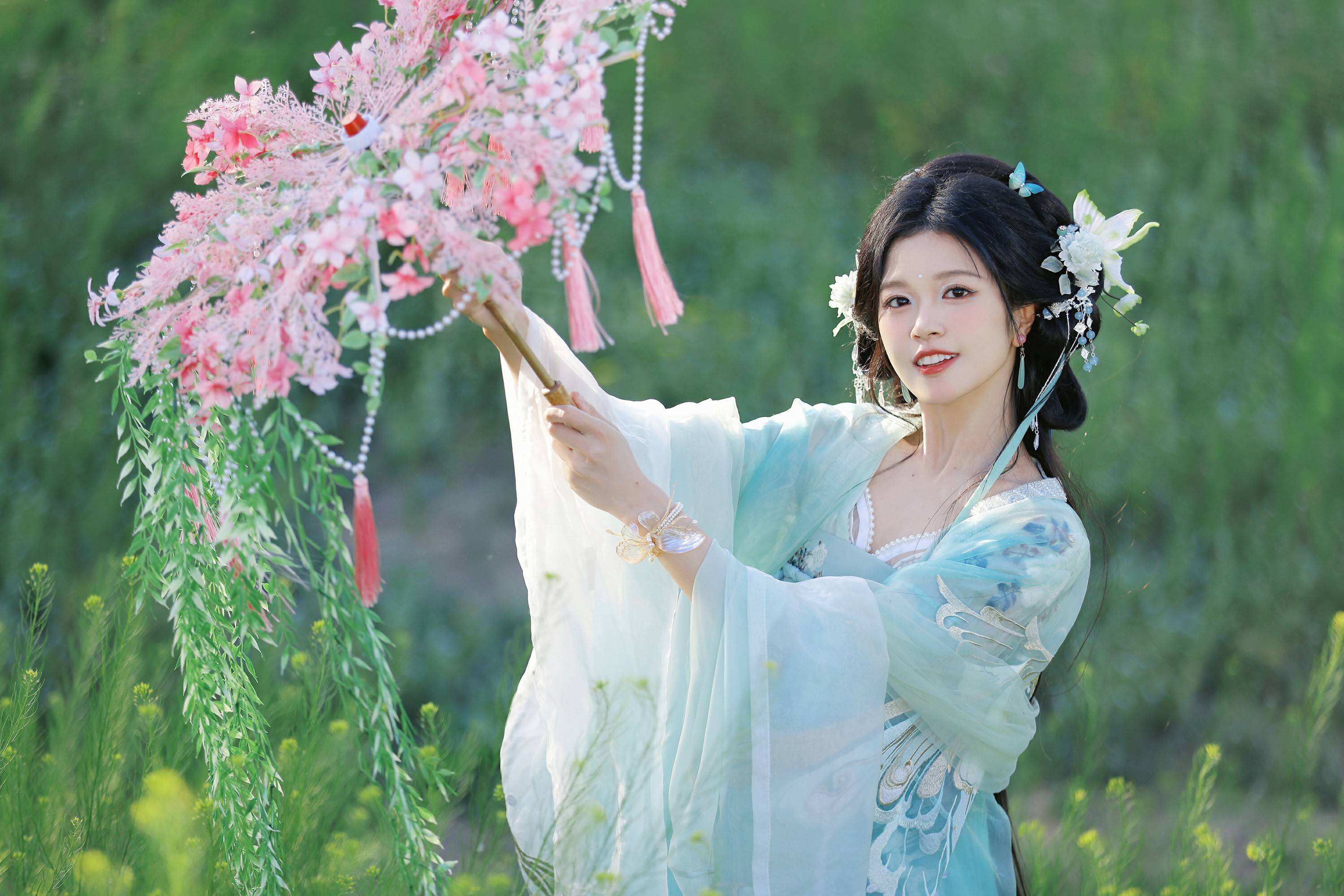 越南姐姐孫夏鈴古風(fēng)寫真?zhèn)涫芎迷u(píng) 網(wǎng)友呼吁快拍攝古裝劇