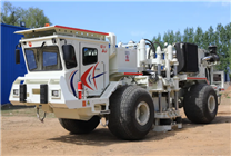 石油勘探神器！我國超大噸位寬頻EV80可控震源完成野外生產(chǎn)試驗