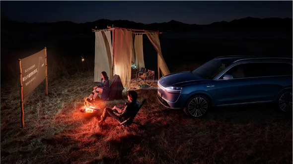 問界M9迎OTA升級：戶外K歌功能上線 大燈可投影歌詞