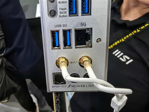 微星主板首秀CAMM2、Mini_CUDIMM兩大革命性內(nèi)存！下代普及四大徒手DIY設(shè)計