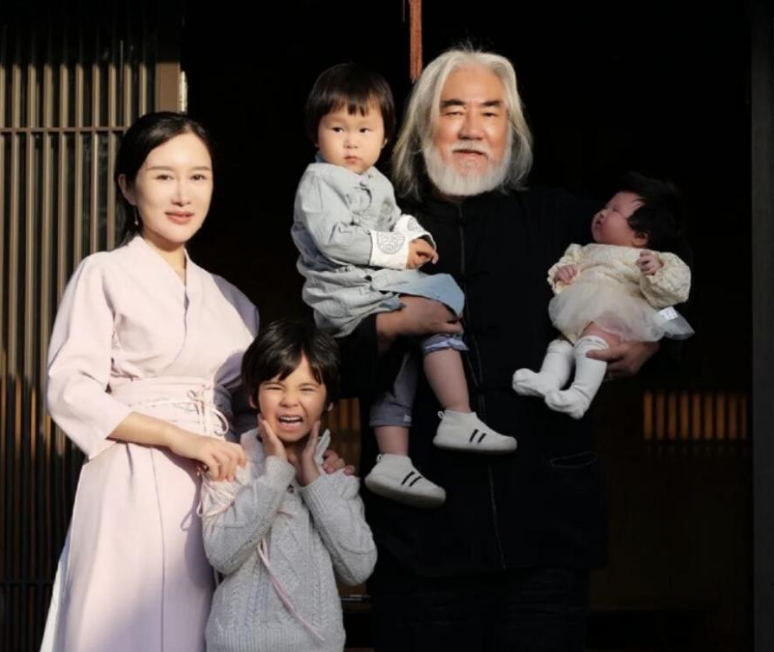 杜星霖比張紀中小了多少歲,張紀中娶小30歲妻子杜星霖 22