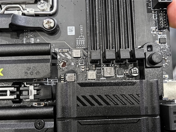 微星主板首秀CAMM2、Mini_CUDIMM兩大革命性內(nèi)存！下代普及四大徒手DIY設(shè)計