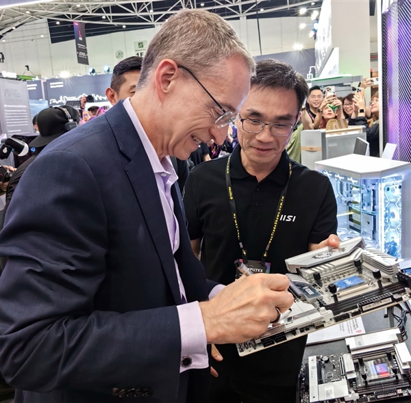 微星主板首秀CAMM2、Mini_CUDIMM兩大革命性內(nèi)存！下代普及四大徒手DIY設(shè)計