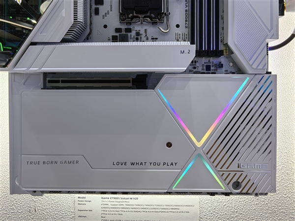 七彩虹Z790火神主板現(xiàn)身：首次E-ATX大板設(shè)計(jì) 黑白雙色可選