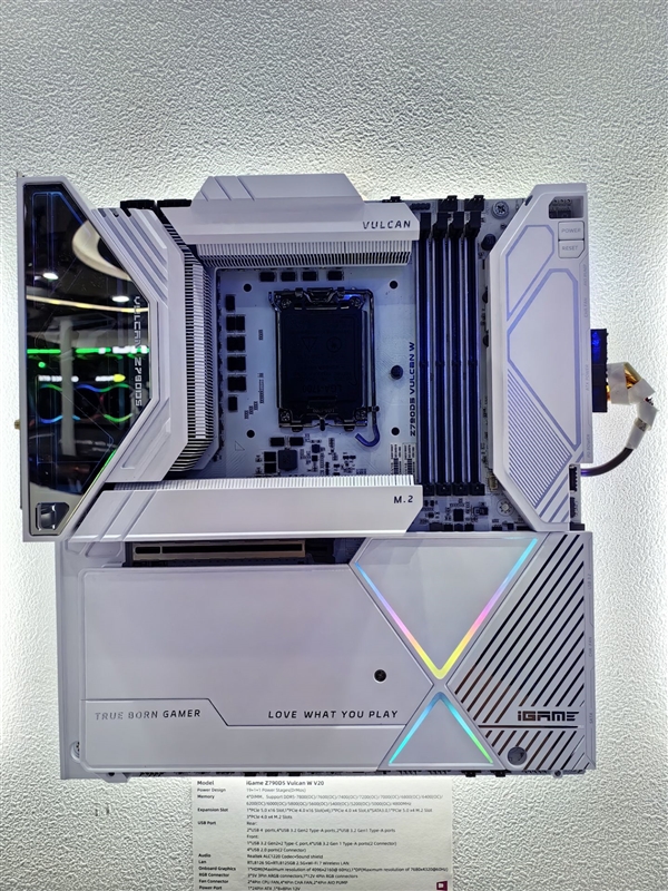 七彩虹Z790火神主板現(xiàn)身：首次E-ATX大板設(shè)計(jì) 黑白雙色可選