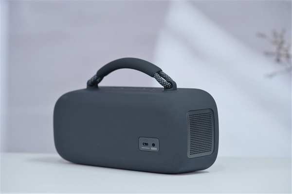 一次充電暢聽20小時(shí)！Bose SoundLink Max手提音箱圖賞