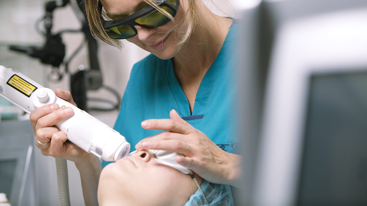 小孩子手指長了幾個(gè)雞眼