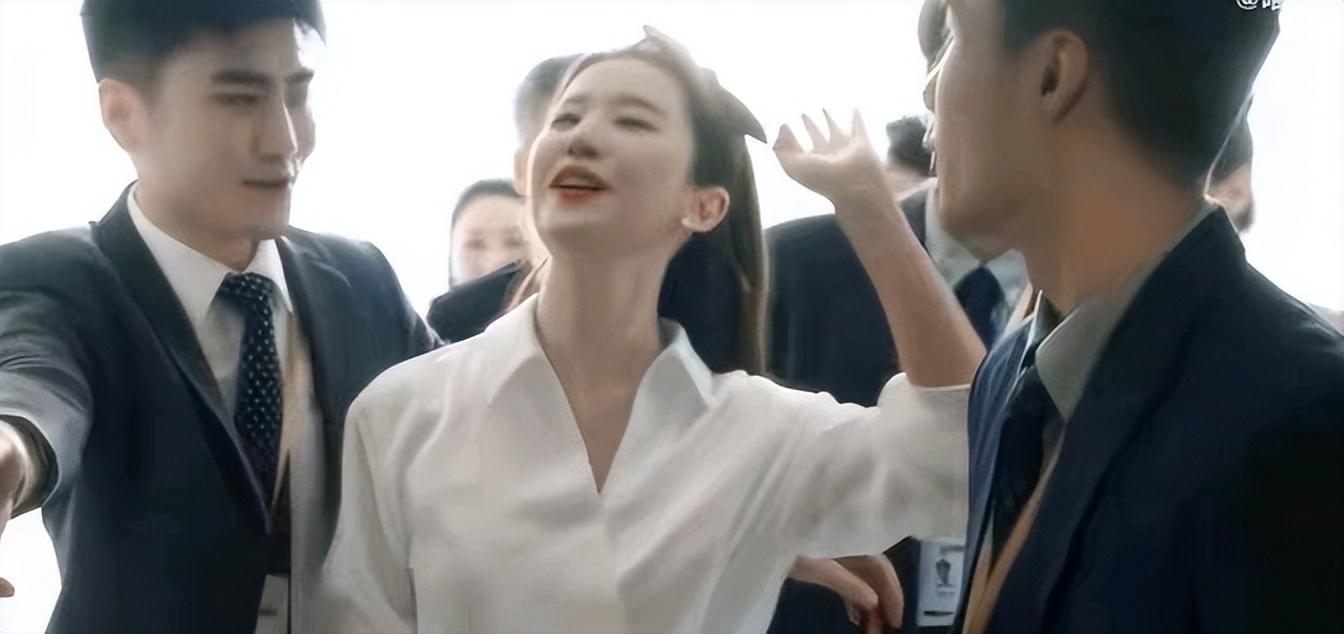 劉亦菲新劇口碑逆跌,觀眾的差評(píng)理由出奇一致 6