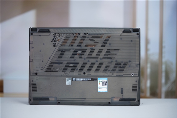 賽博機(jī)械風(fēng)十足！微星新款星影15 Air圖賞