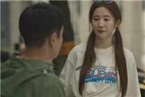 劉亦菲新劇四集吻27次引爭(zhēng)議：被吐槽吻戲太多 36歲演大學(xué)生太違和