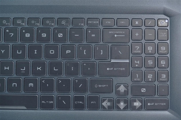 賽博機(jī)械風(fēng)十足！微星新款星影15 Air圖賞