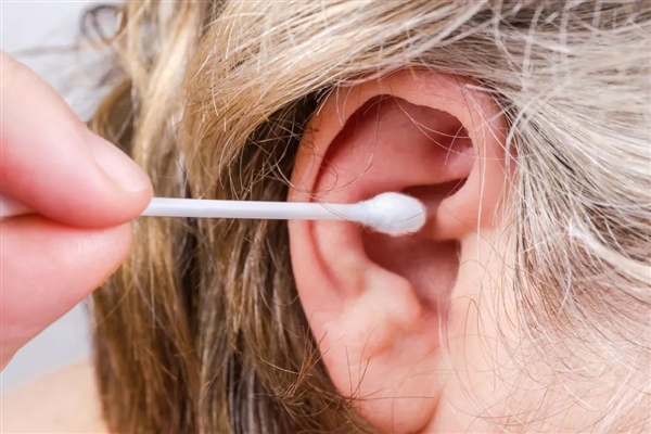耳朵總是癢 卻啥也掏不出來！可能暗示這5種問題