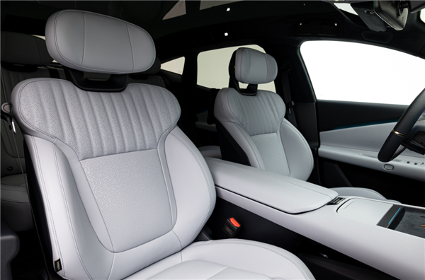 領(lǐng)克的純電車(chē)來(lái)了 想買(mǎi)極氪001的該糾結(jié)了