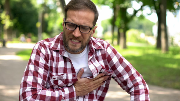 眼睛有類風濕癥狀嗎