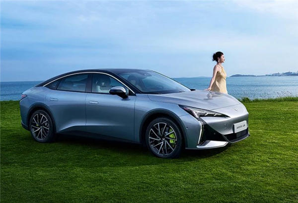 Model 3再迎強敵！極狐阿爾法S5明日交付：頂配21.68萬元