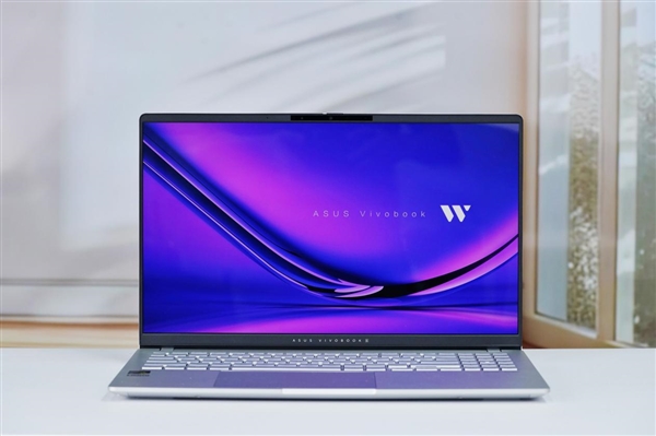 驍龍X Elite+2.8K OLED屏 華碩無畏Pro15 2024高能 AI 超輕薄本圖賞