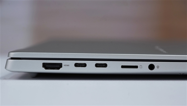 驍龍X Elite+2.8K OLED屏 華碩無畏Pro15 2024高能 AI 超輕薄本圖賞