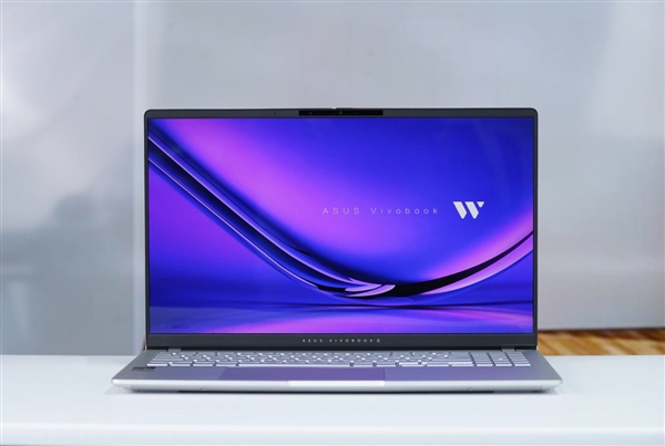 驍龍X Elite+2.8K OLED屏 華碩無畏Pro15 2024高能 AI 超輕薄本圖賞