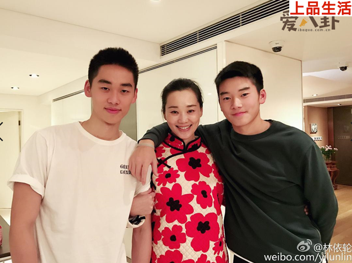 林依輪妻子和兩個兒子