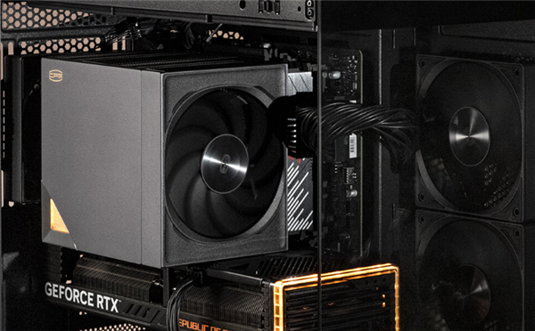 799元 超頻三泰拉巨風RZ820風冷散熱器上架：雙風扇八熱管