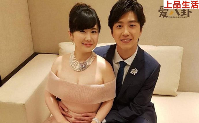 福原愛江宏杰合影