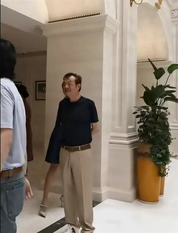 任正非新露面！80歲精神矍鑠