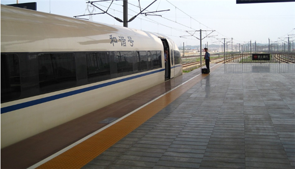 國鐵南昌局停運(yùn)多條途經(jīng)江西列車：應(yīng)對暴雨 確保安全