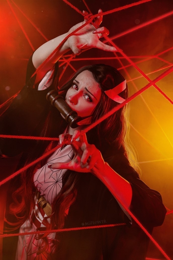 俄羅斯美女Cos《鬼滅之刃》禰豆子成年版：身材很傲人