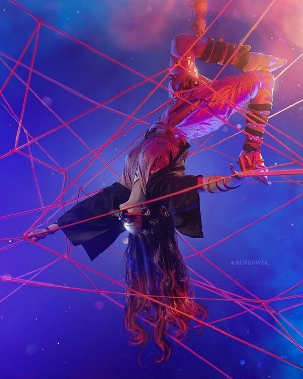 俄羅斯美女Cos《鬼滅之刃》禰豆子成年版：身材很傲人