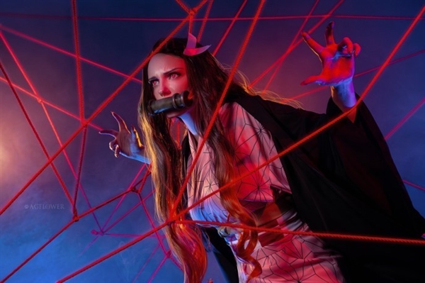 俄羅斯美女Cos《鬼滅之刃》禰豆子成年版：身材很傲人