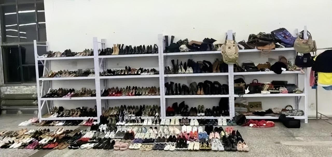 袁婭維聽(tīng)說(shuō)寧?kù)o賣浪姐團(tuán)服,寧?kù)o網(wǎng)上售賣浪姐的團(tuán)服 24