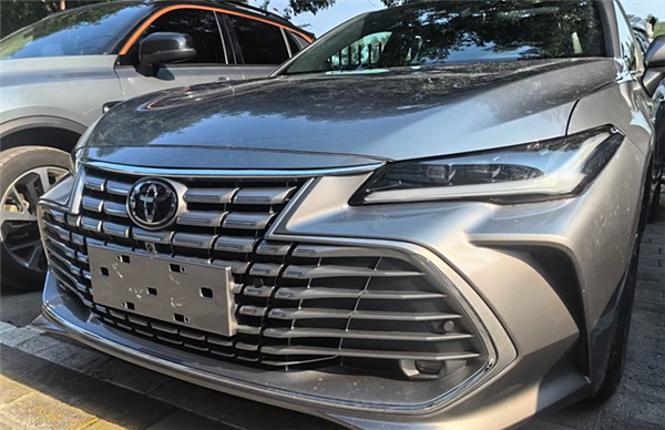 20萬級你會選嗎！新款豐田亞洲龍實車曝光：換裝大屏內(nèi)飾