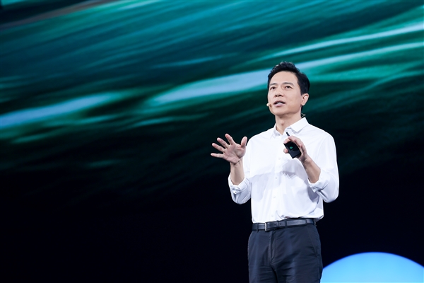 百度李彥宏稱AI跑分刷榜亂象不止：今天震撼發(fā)布、明天史詩級(jí)更新