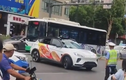 蘿卜快跑變“蘿卜不跑”造成擁堵！官方回應：將及時處理并優(yōu)化