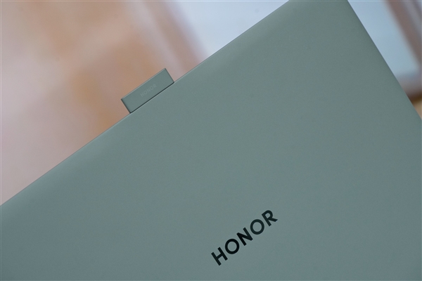 全球首發(fā)磁吸攝像頭！榮耀MagicBook Art 14圖賞